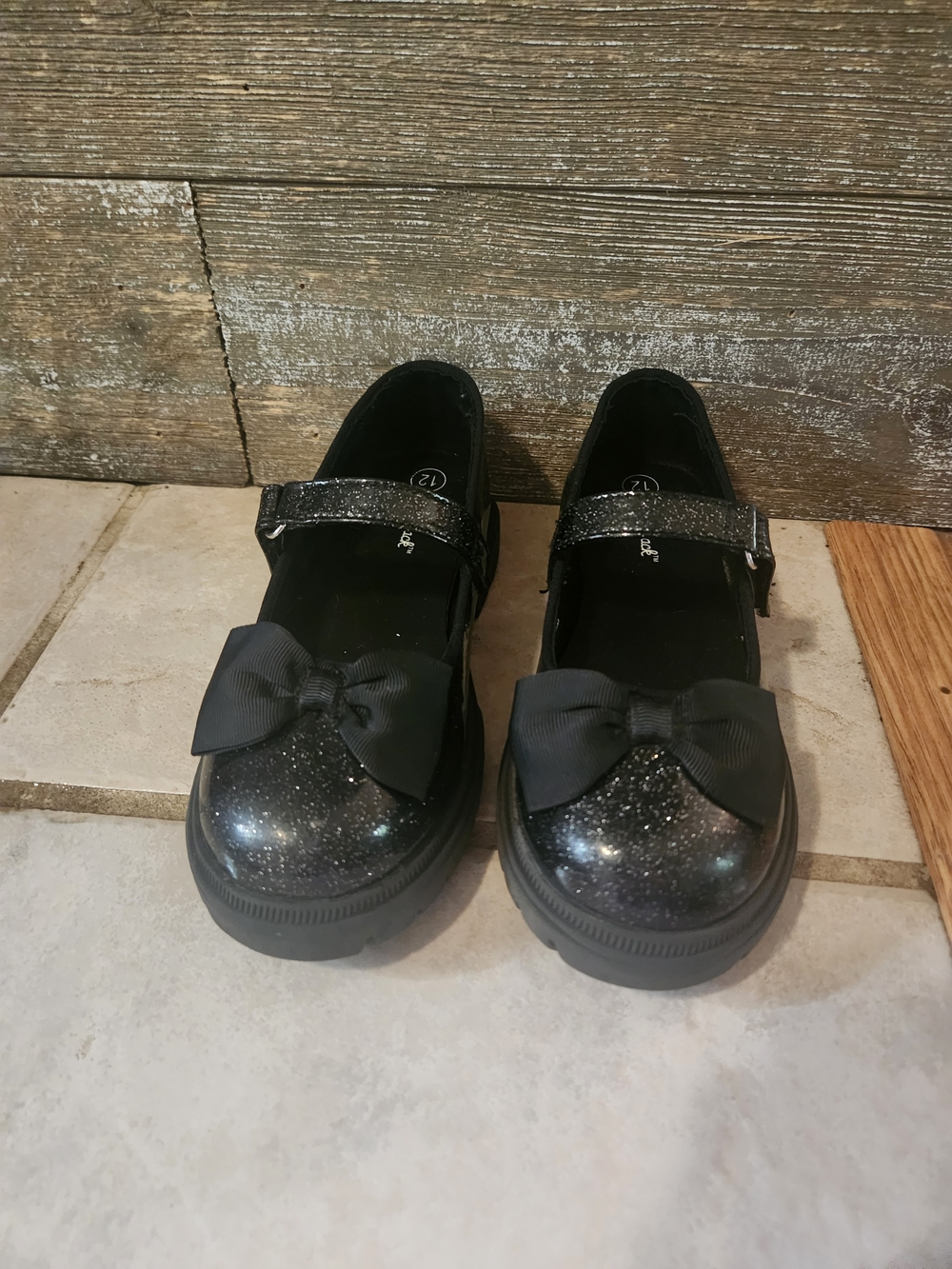 Cat & Jack Black Glitter Mary Jane Shoes with Bow Accent